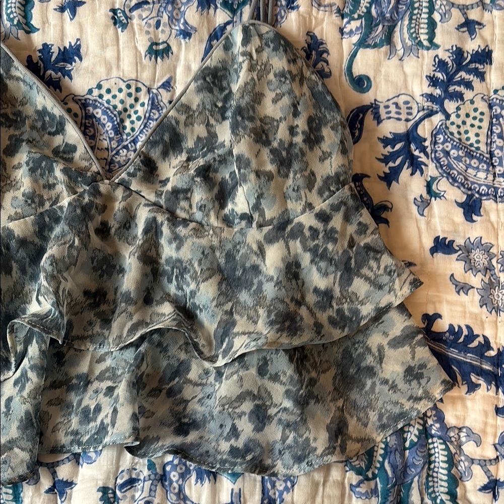 Floral Ruffle Top - Picture 3 of 7